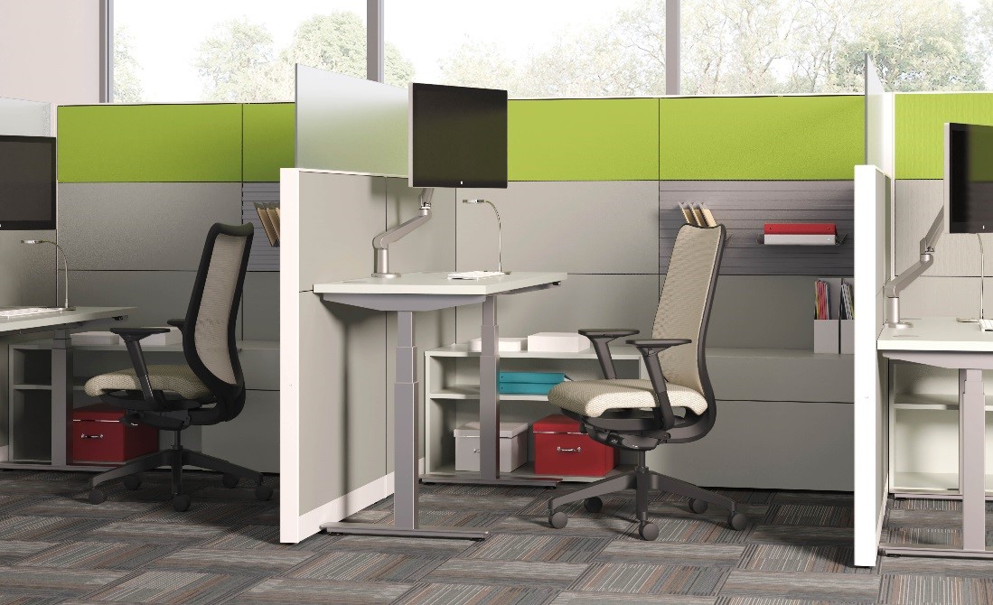 Proper monitor placement when using height adjustable desks